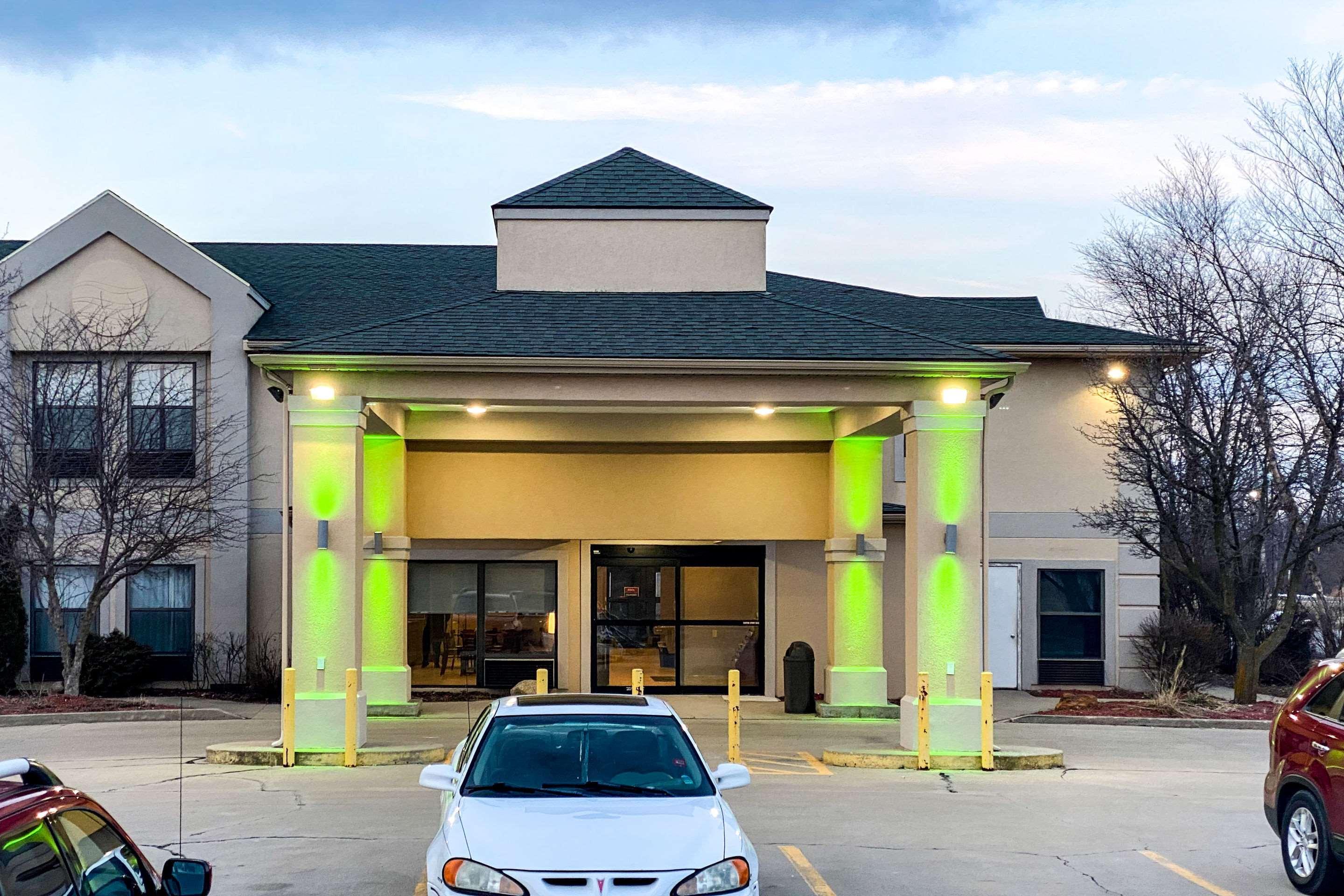 Quality Inn Michigan City South Exterior photo
