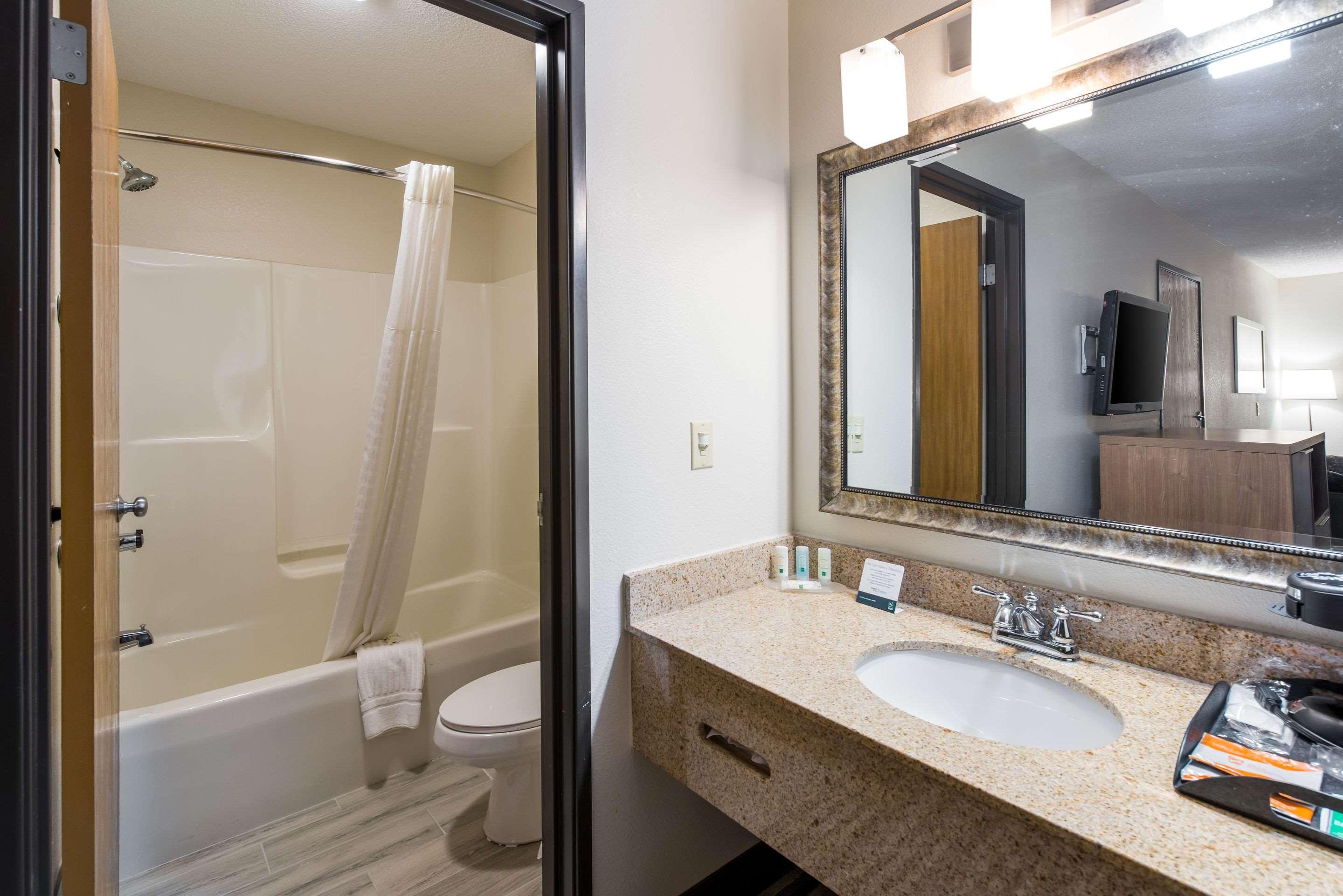 Quality Inn Michigan City South Exterior photo